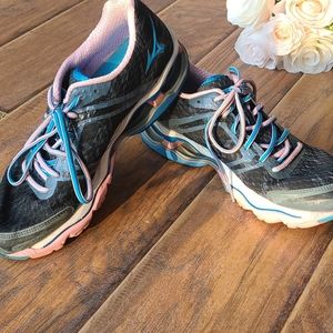Mizuno Wave Creation Prophecy